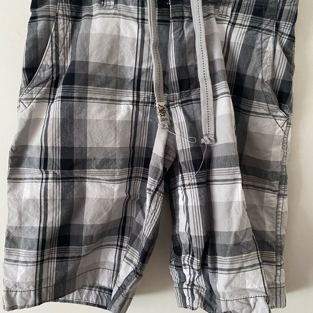 Aeropostale flat Front Shorts black and white plaid size 34